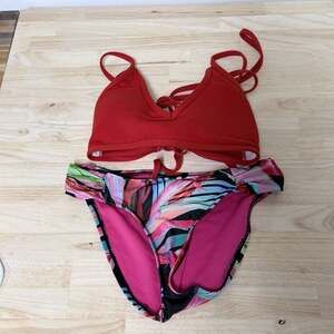 Mynah Women's Red Ribbed Lace Bikini Top and Tropical Print Ruched Bikini Bottom
